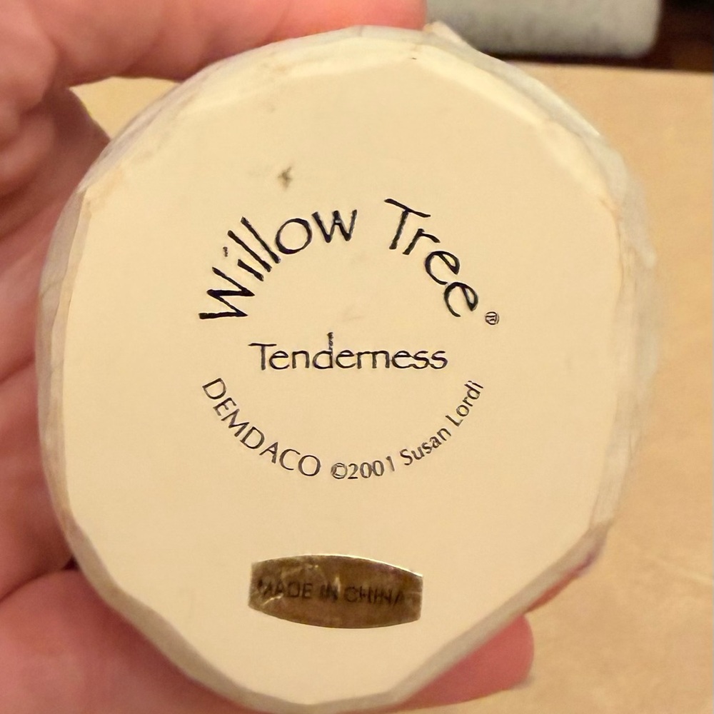 Willow Tree Embrace Sculpture - Cream and Brown - Picture 2 of 2